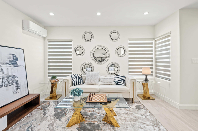 Room 5, Modern New 3B Home Fully Stocked Cozy Sunlight, Los Angeles