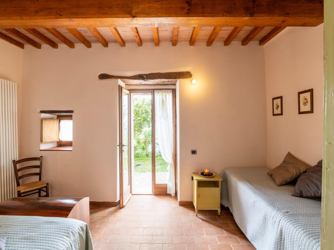 Bedroom 3, Apartment in Furlo with Saltwater Pool, Pesaro E Urbino
