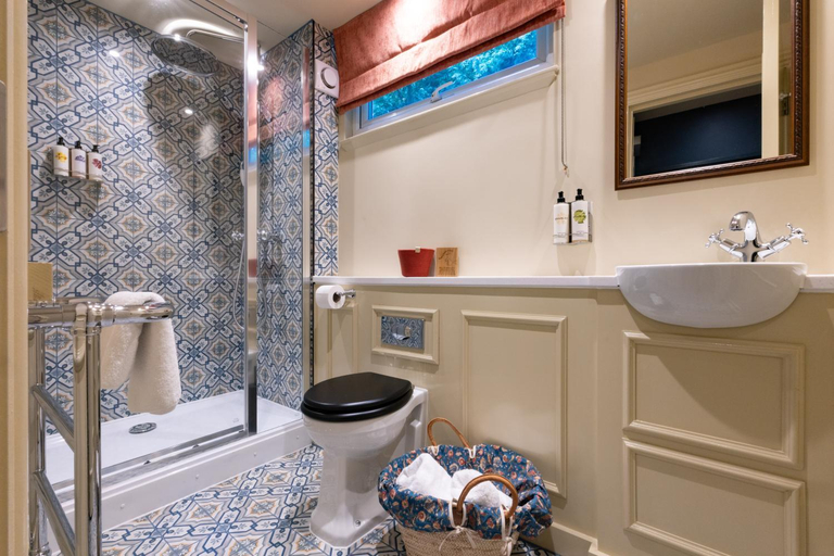 Bathroom 3, The Ragged Robin - A Heartwood Inn, Surrey