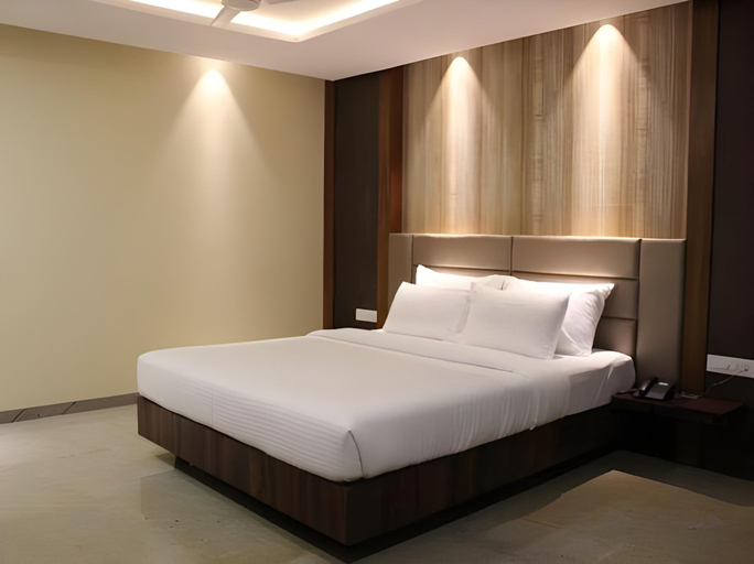 Bedroom 3, Hotel Silver oak Near Ambabai Temple Kolhapur, Kolhapur