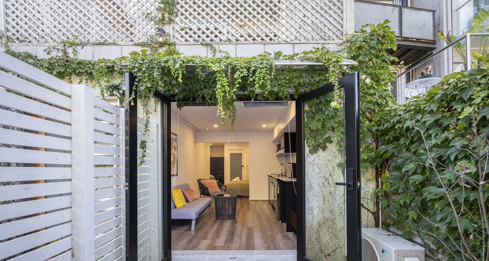 Others 5, Kozyguru | Balmain | Townhouse bridge view or Charming Comfy Studio, Sydney
