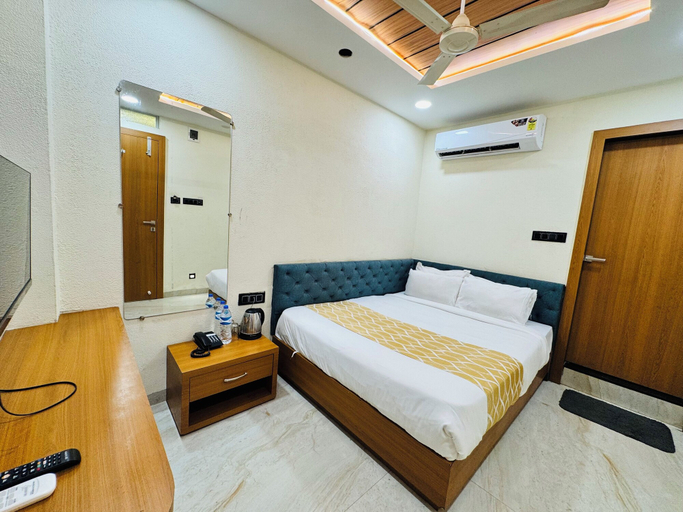 Bedroom, Hotel Sadashiv , Ujjain