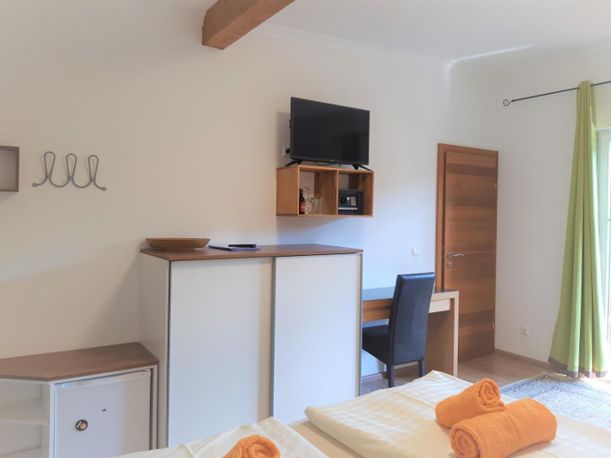 Bedroom 2, Gasthof Klug zum Ehrensepp, Voitsberg