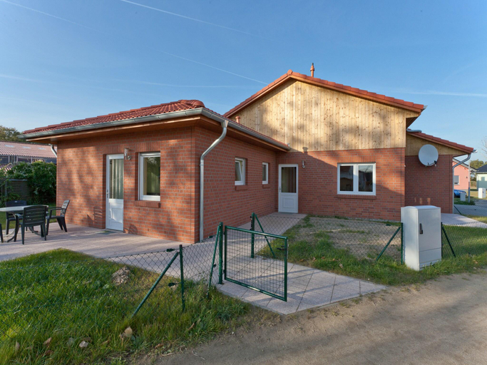 Others 5, Gemutliches Appartement in Zierow mit Außenkamin, Nordwestmecklenburg