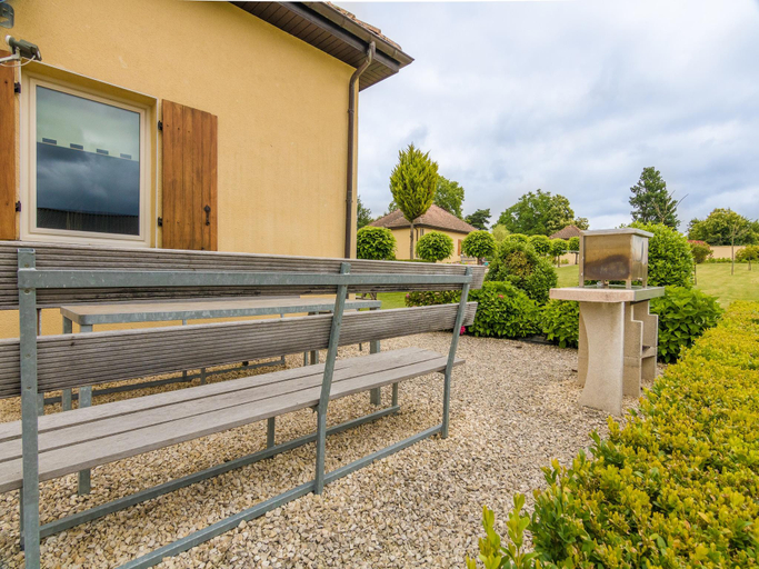 Others 5, Modern holiday home with swimming pool, Dordogne