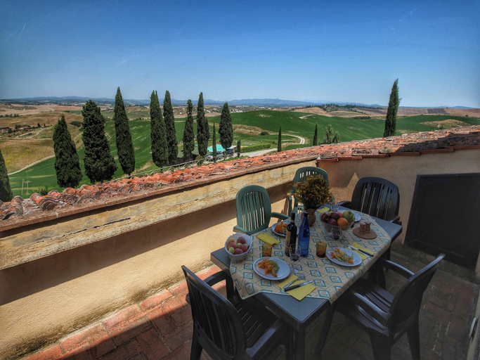 Others 5, Spacious Tuscan Farmhouse, Siena