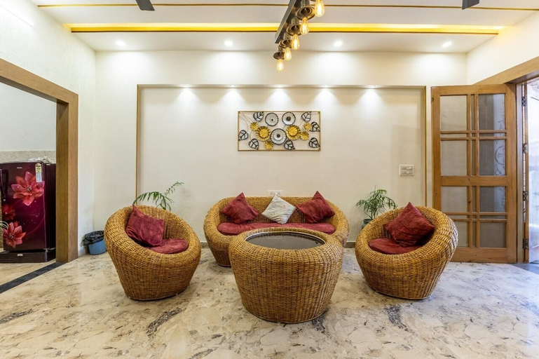 Others 4, A radiant villa on the Ganges, Garhwal