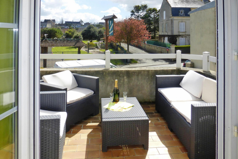 5, Apartment by Sandy Beach in Arromanches, Calvados