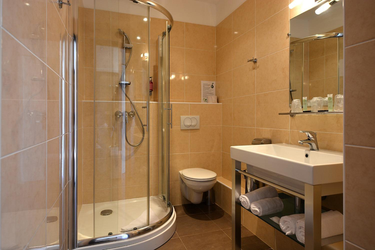 Bathroom 3, Hotel U Ricordu & Spa, Haute-Corse
