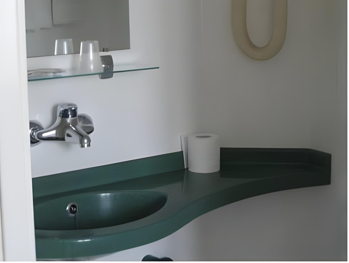 Bathroom, Au Faisan Doré, Ain