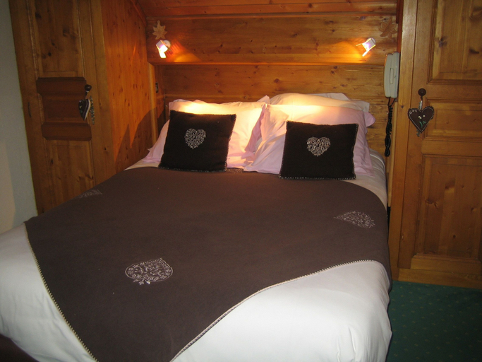 Bedroom 2, Chalet Hôtel Régina, Haute-Savoie