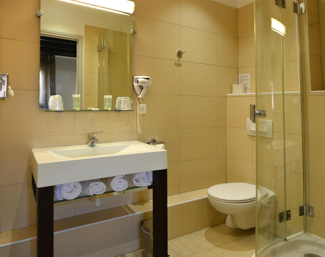Bathroom 5, Hotel U Ricordu & Spa, Haute-Corse