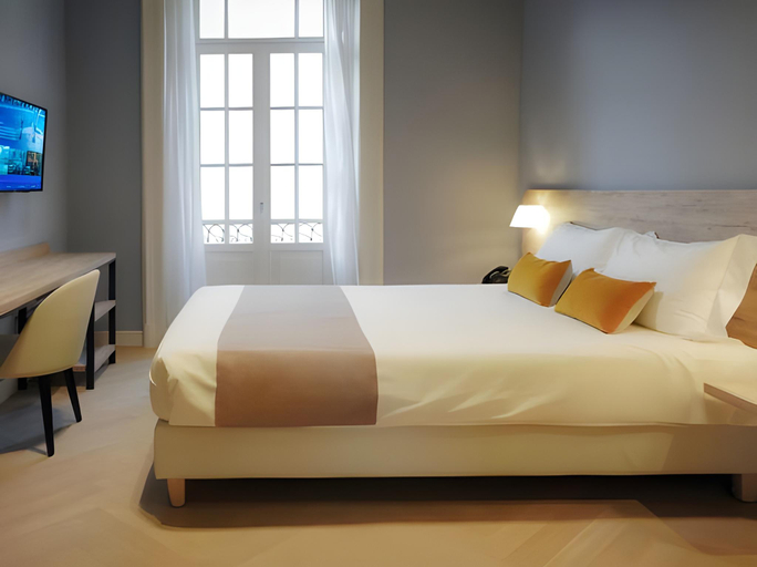 Bedroom 4, Bergamo Inn 43, Bergamo