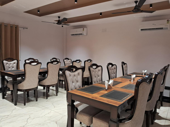 Food & Drinks 4, EMERALD SUITES, Gautam Buddha Nagar
