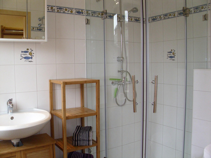 Bathroom 3, Bungalow Borgerende nahe Strand  Reiten, Rostock