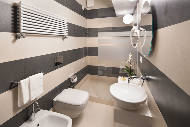 Bathroom 4, SPLENDIDE RIVIERA, Genova