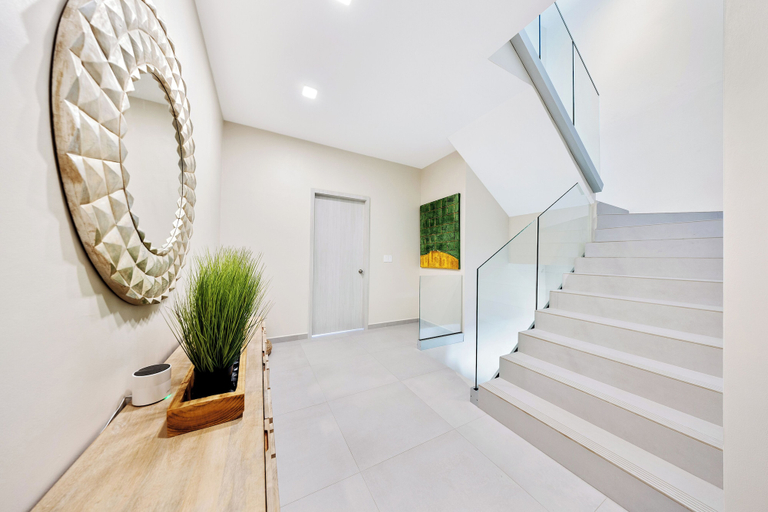 Others 2, Catalina Residence Apt 3 - L.g. Smith Boulevard 546-j