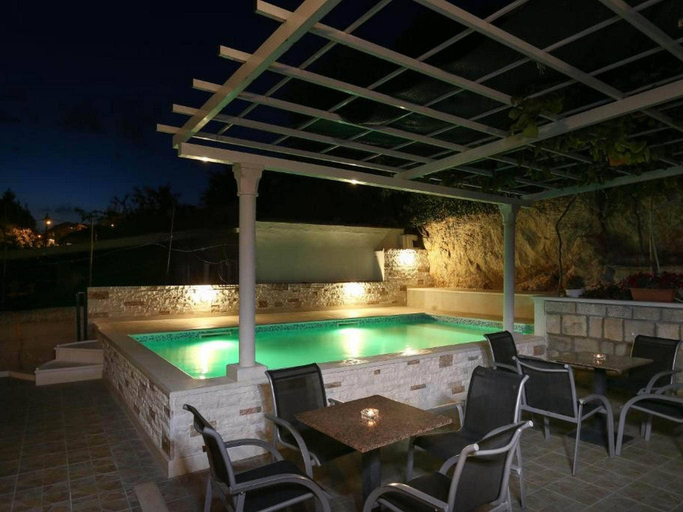 Sport & Beauty 5, Guest House Kusalo - Standard Double Room with Patio Soba 6, Dubrovnik