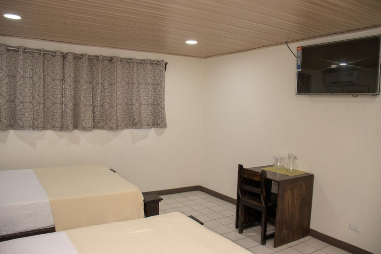Bedroom 2, Hotel Don Fito, Golfito