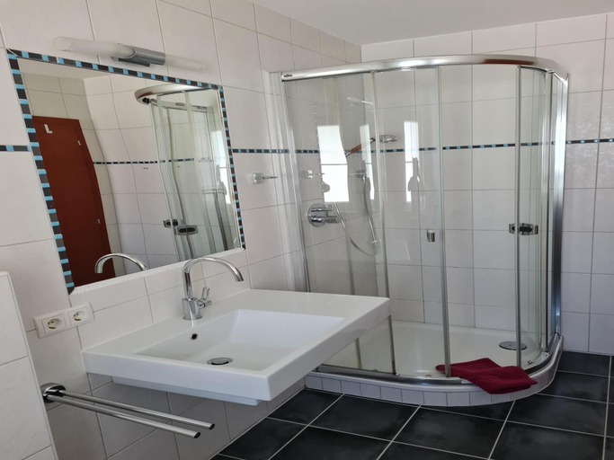 Bathroom 3, Apartment in Aschau with Zillertal Views, Schwaz