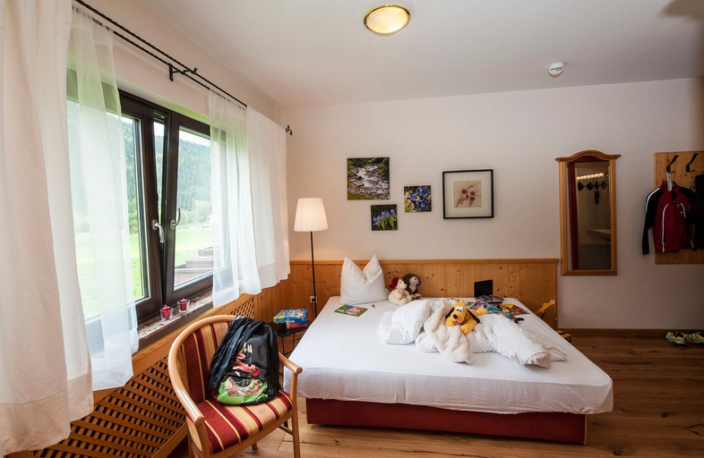 Bedroom 3, Hotel LARCHENHOF, Sankt Johann im Pongau