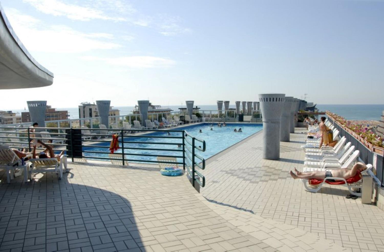 Swimming pool, Charming flat with shared pool - Beahost, Venezia