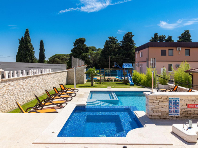 Sport & Beauty 2, Villa in Pula with Pool near Roman Arena, Marčana