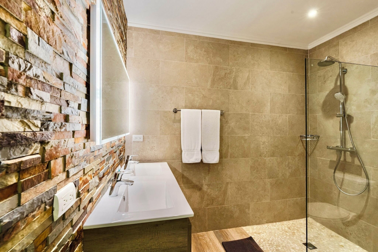 Bathroom 4, Las Islas Condominiums