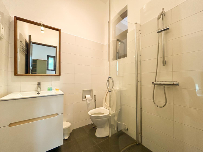 Bathroom 3, Coral Nest by Blue Bird, Negombo