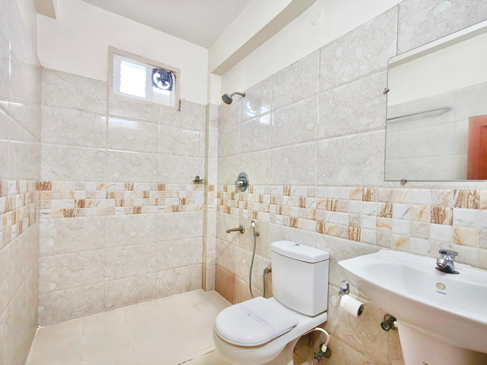 Bathroom 4, Hotel Seagate, Nagappattinam