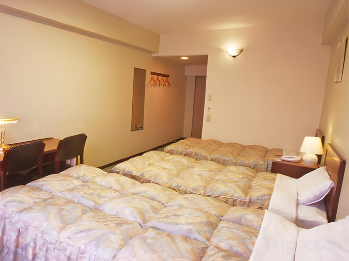 Bedroom 3, Hotel Union, Kagoshima