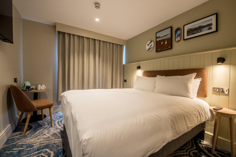 Bedroom 2, Imperial Hotel Tenby, Pembrokeshire