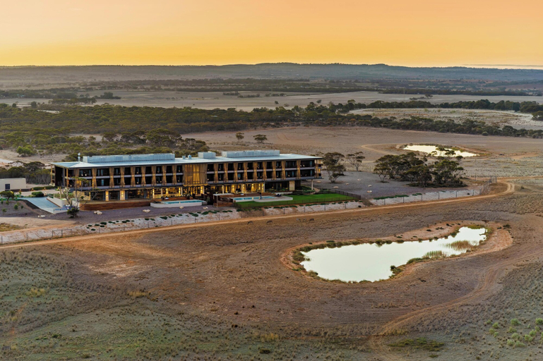 Exterior & Views 2, Monarto Safari Resort, Murray Bridge
