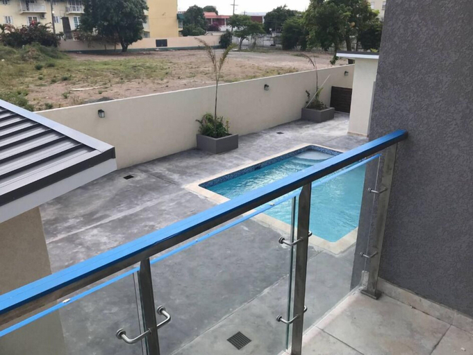 Others 2, Modern 1BR Condo in Kingston