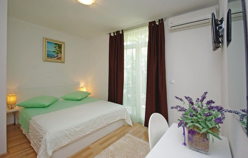 Bedroom 3, Apartments Pavlinovic, Makarska