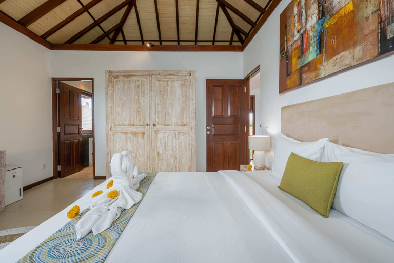 Others 2, Villa Nolan, Badung
