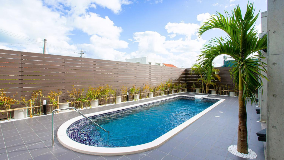 Sport & Beauty 2, Sumuide Terrace H, Nago