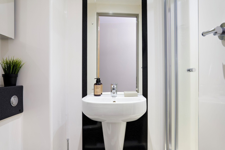 Others 4, For Students Only - Ensuites in Huddersfield, Kirklees