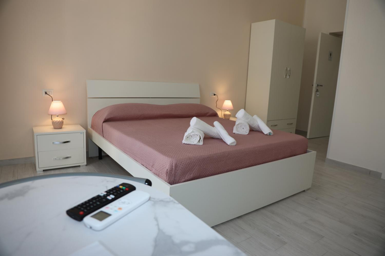 Others 5, B&B Mimela Napoli, Napoli