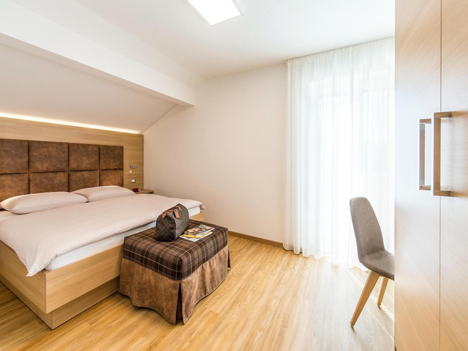 Bedroom 2, Apartment in Dorf Tirol near Spronser Lakes, Bolzano