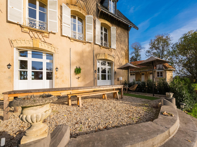 Others 4, Holiday home adjoining a chateau., Ardennes