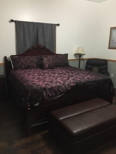 Bedroom 2, Zion's Most Wanted Hotel, Washington