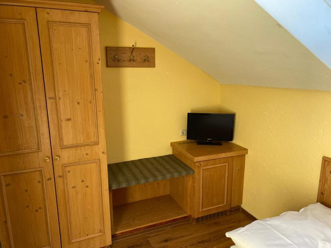 Bedroom 3, Landhotel Alte Post, Oberallgäu