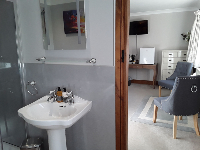 Bathroom 3, Beacons View B&B, Powys