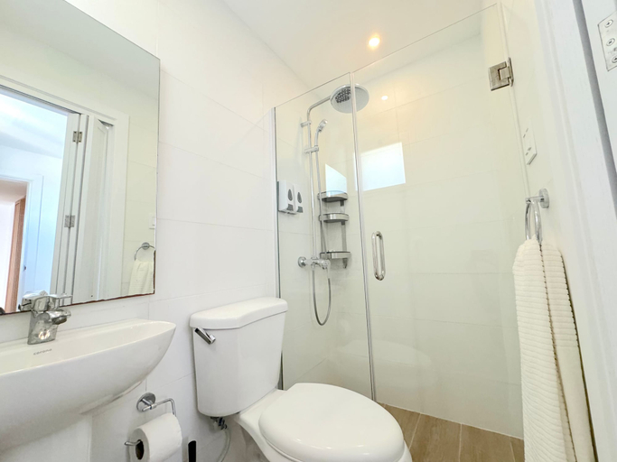 Bathroom 4, Playa Palmera Beach Front Apartments, Salvaleon de Higuey
