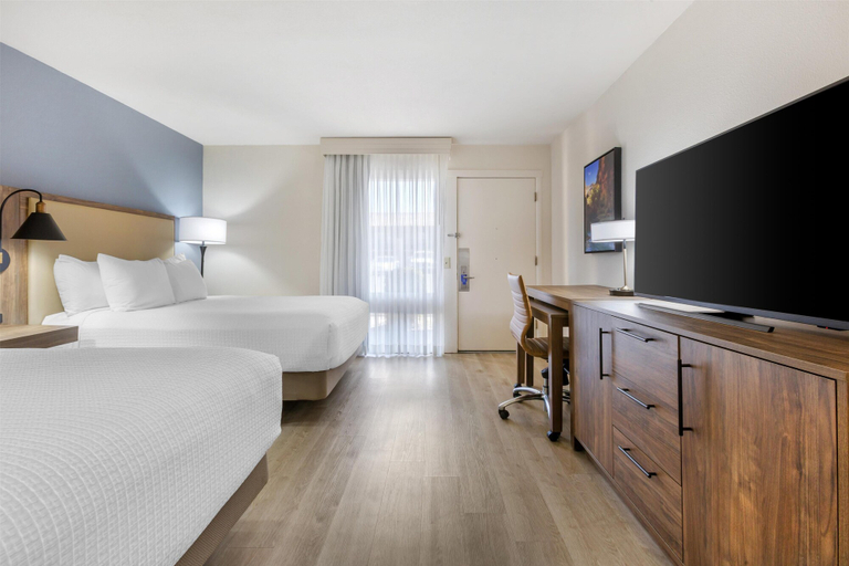 Bedroom 4, Best Western Plus A Wayfarer's Inn and Suites, Mohave