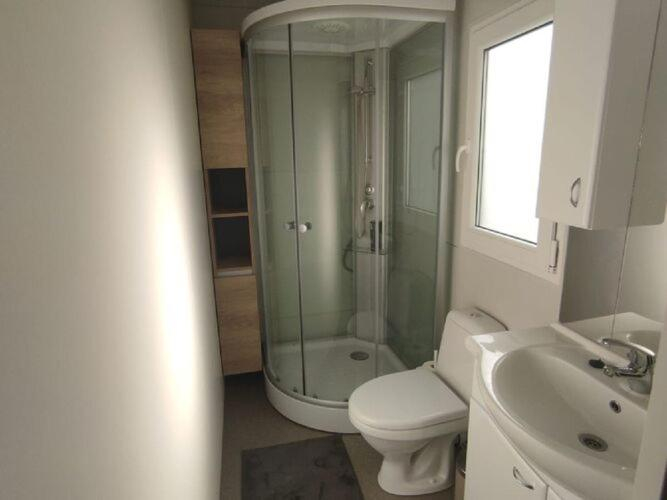 Bathroom 3, Dalmatino Pleasure Mobile Home - Two Bedroom Mobile Home with Terrace, Privlaka