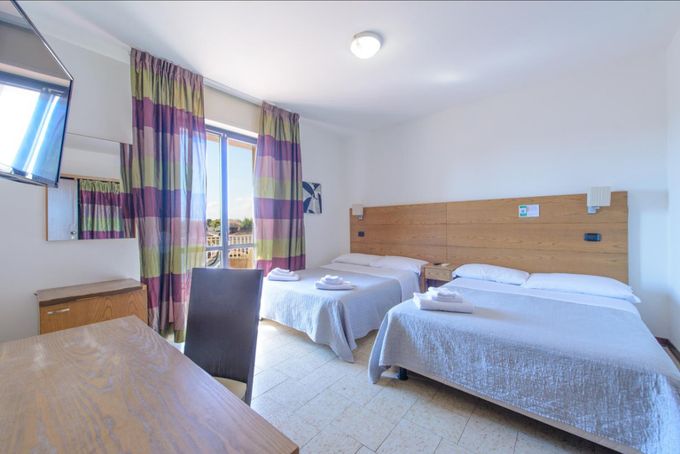 Bedroom 3, Avana Mare Hotel, Rimini