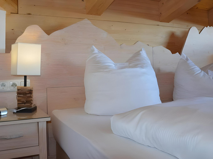 Bedroom 5, Hotel Rheinischer Hof, Garmisch-Partenkirchen