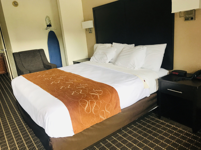 Bedroom 4, Baymont by Wyndham Acworth, Bartow